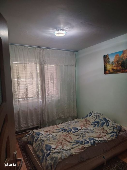 Apartament 3 camere cu 2 balcoane în Bacău