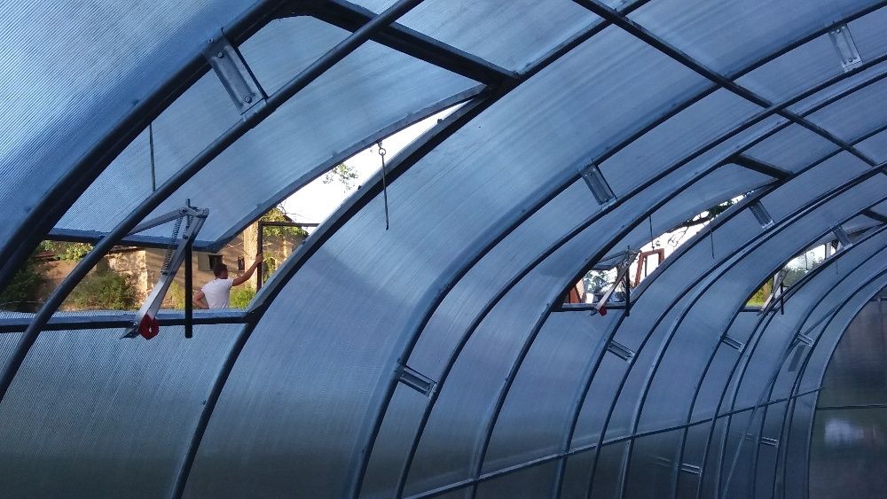 Професионални и хоби поликарбонатни оранжерии българско производство