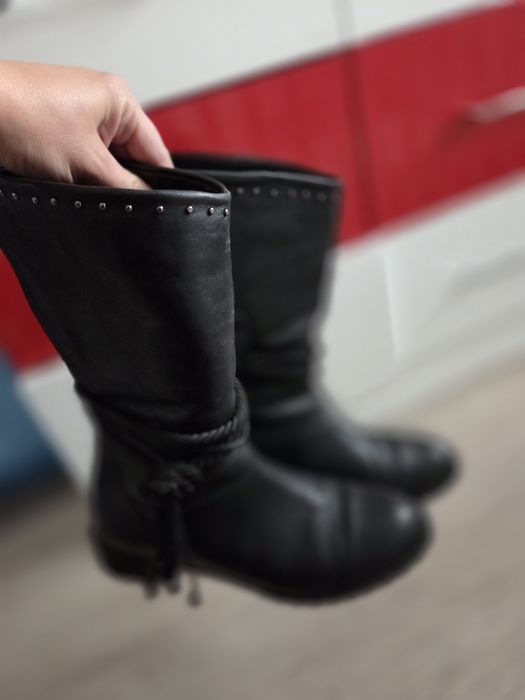 Пеодавам ботуши естествена кожа номер 39