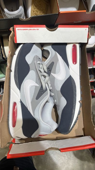 Nike кроссовки оргинал продаеться