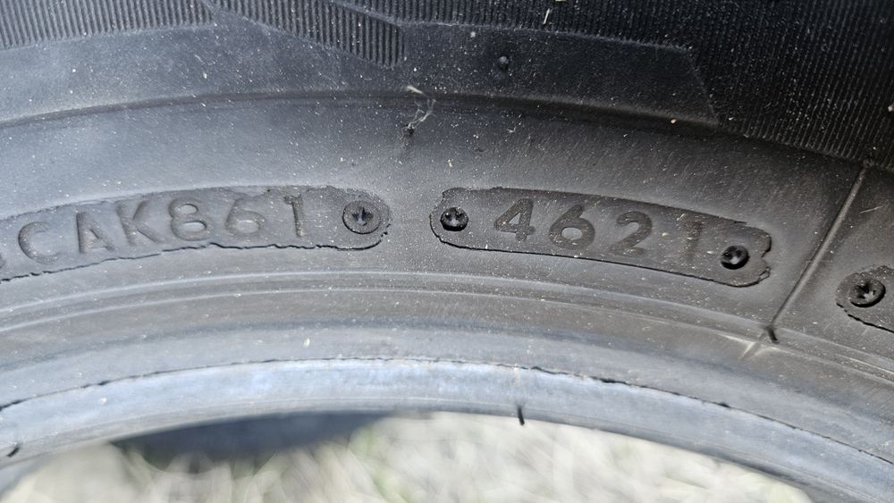 2бр гуми 215 60 17С дот 21 бриджстоун bridgestone