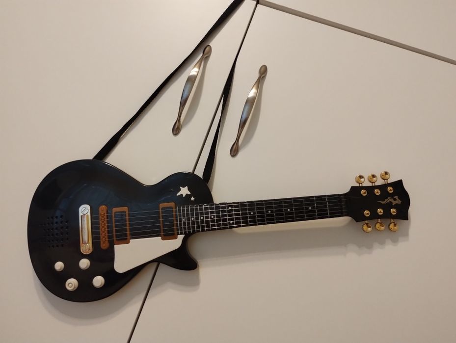 Продавам музикална китара играчка,различни видове колички