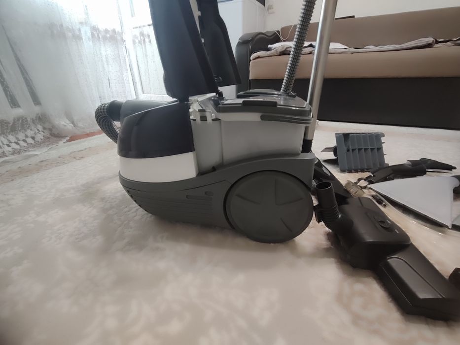 Моющий пылесос Bosch