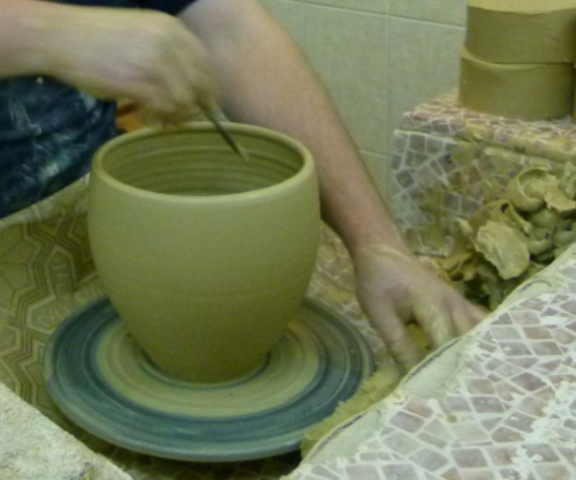 Ангобы и глазури, готовые к применению.