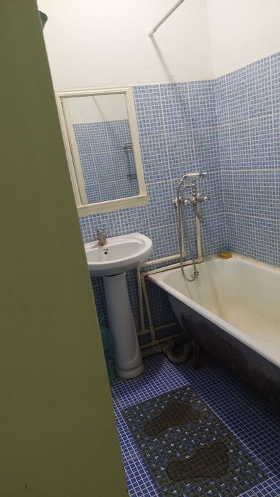 Продаётся 2х ком квартира на 4этаже 6метр балкон
