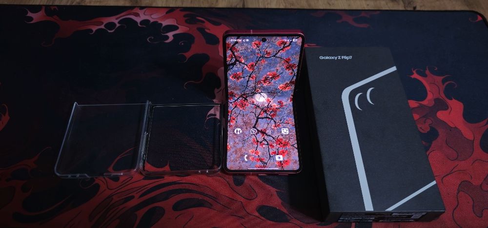 Samsung Z Flip7 512 GB Красный