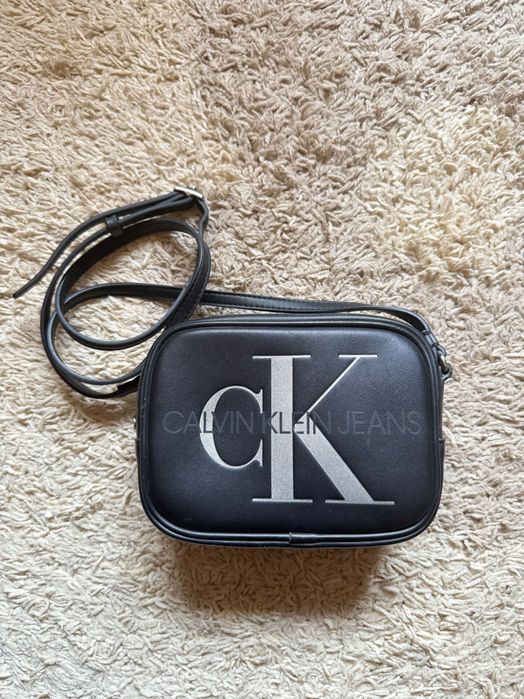 Crossbody чанта calvin klein