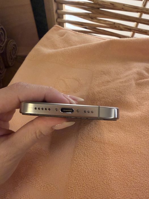 iPhone 16 pro 256GB silver