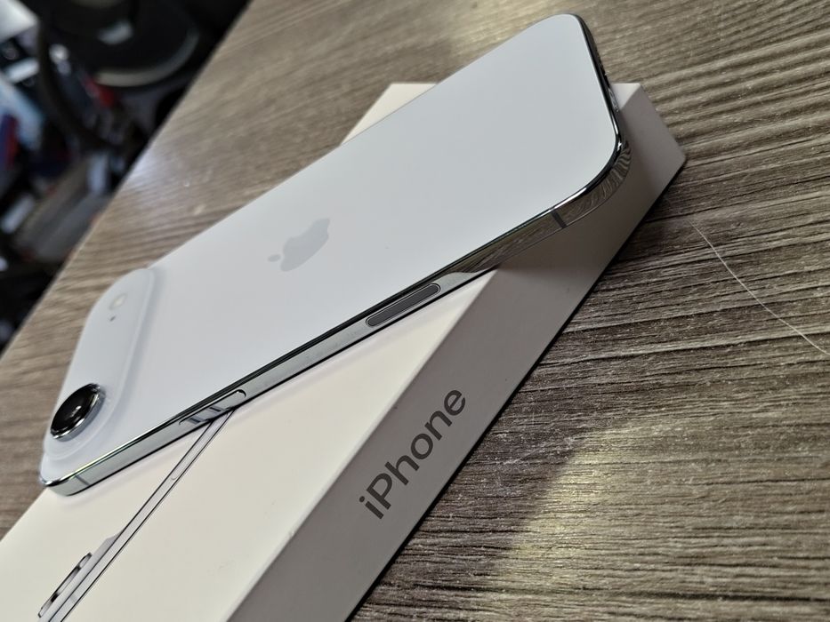 ЧИСТО НОВ iPhone 17 Air / Sky Blue / 256GB