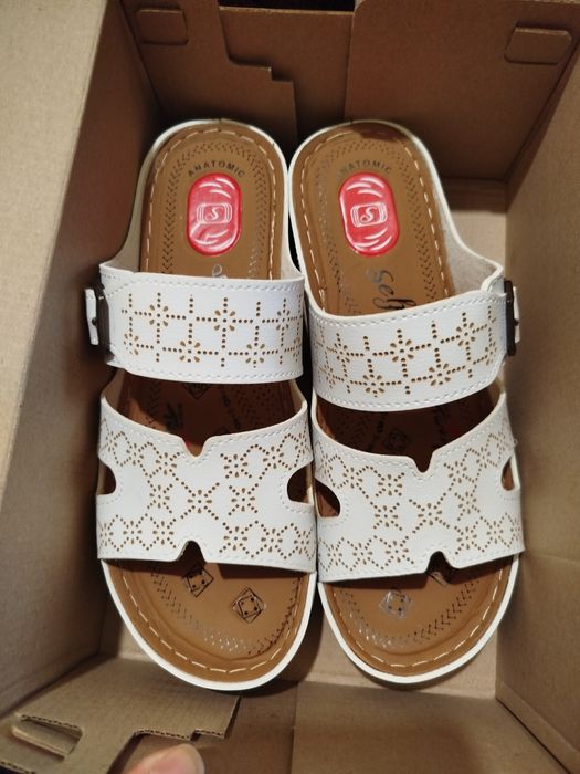 Нови бели чехли 40 номер