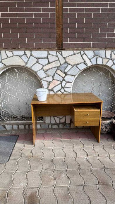 Мебель из дома, кровать, стол, 12 стульев, шкаф. Б/У