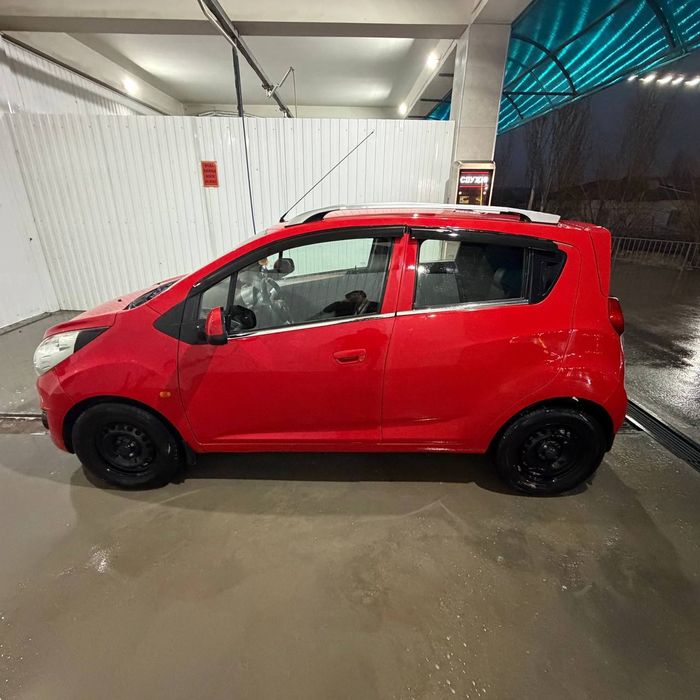 Продается спарк 2012