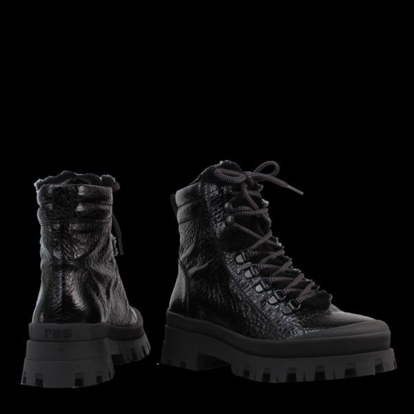 €220 RAS нови испански пухкави боти/ботуши естествена кожа 37