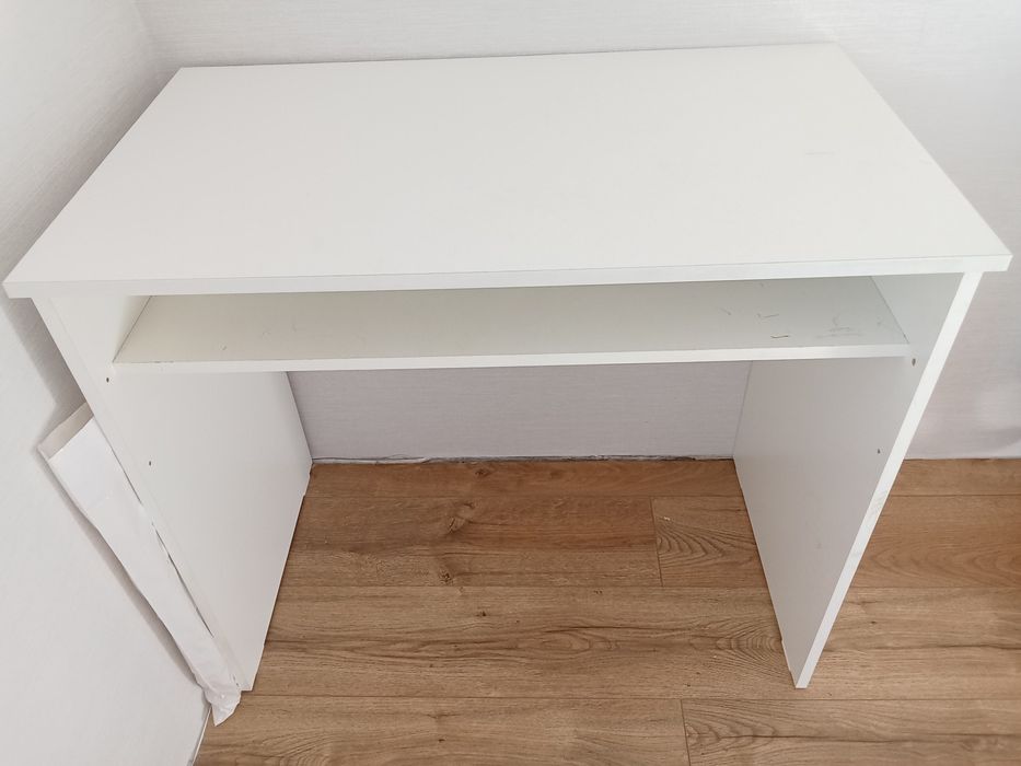 Парта сатылады...