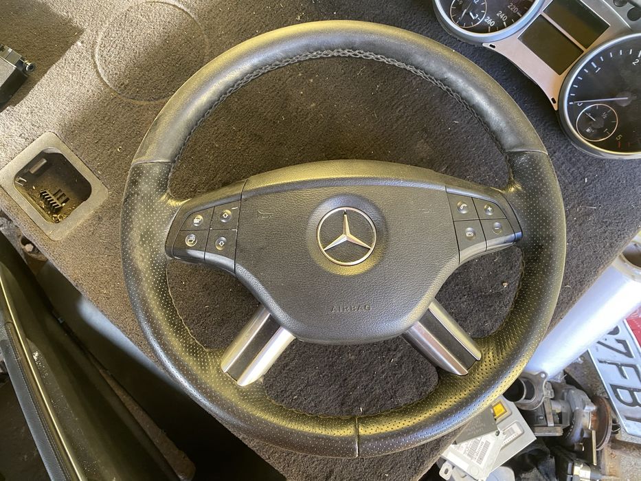 Volan + airbag Mercedes ML W164 Pret 500 lei