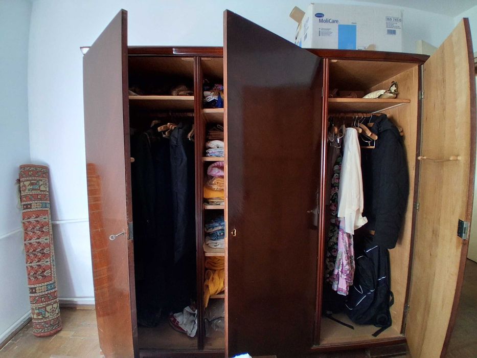 Mobilă dormitor cu pat + dulap Arad • OLX.ro