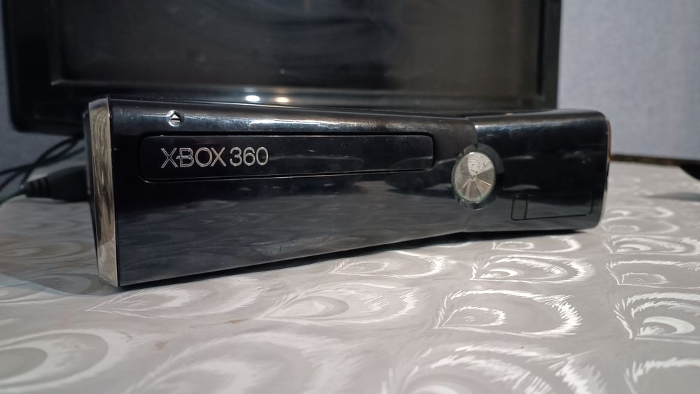 Xbox 360 slim, по доступной цене