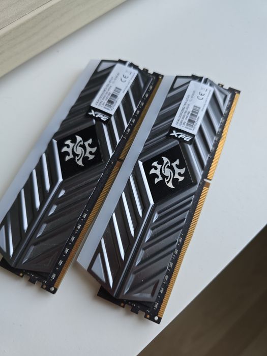 Memorii pc Adata XPG DDR4 2x8GB 3000MHz CL16