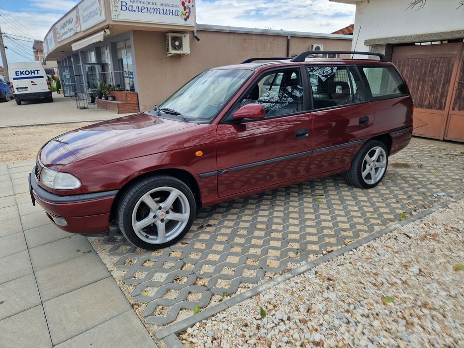 Opel astra 1.6 бензин 71хил реални км