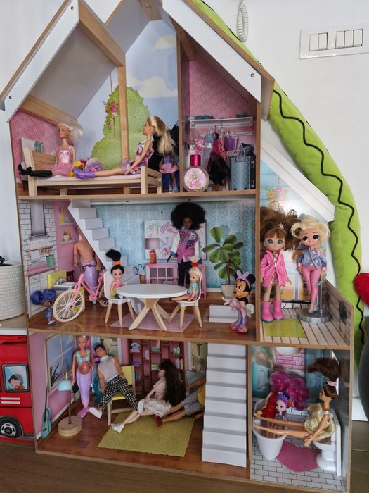 Casuta papusi din lemn