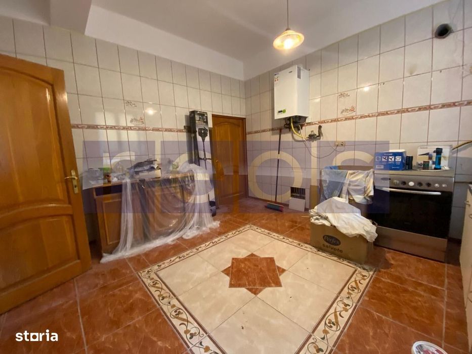 De Vanzare Vila P+1+Mansarda 7 Camere, 3 Bai, Garaj, Curte Salaj Parc