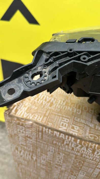 Far renault arkana stanga L E D 260603632R