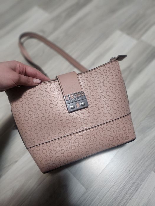 Чанта GUESS пепел от рози