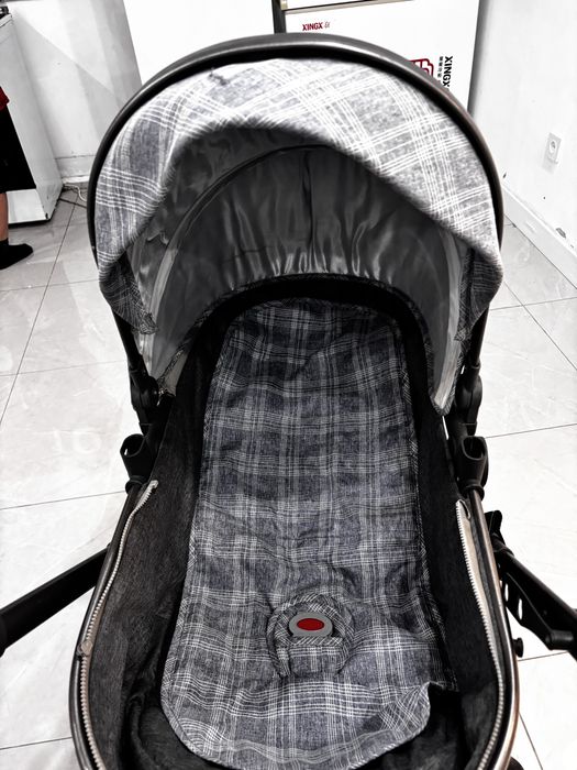 Коляска Teknum отдам дешева