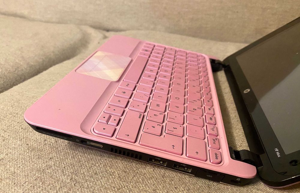 Laptop HP Mini 210-1130sb - fara baterie si incarcator - nu porneste