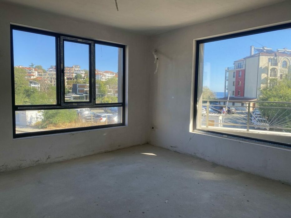 Тристен апартамент в кв. Василико, гр. Царево - 83 m² - снимка 3