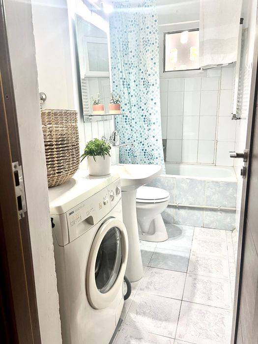 Persoană fizică închiriez ap 3 camere, Et 1, stația Fortuna. A.Vlaicu