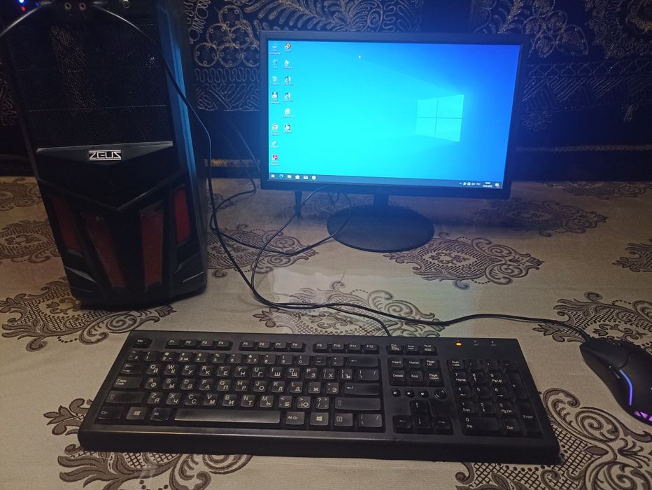 Комплект компютер сотилади