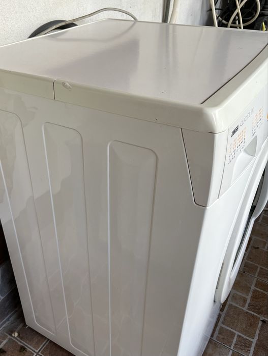 Vând masina de spalat Zanussi 5 kg