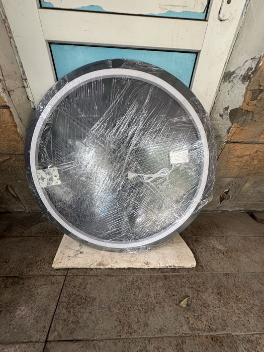 Зеркало настенное 80*80