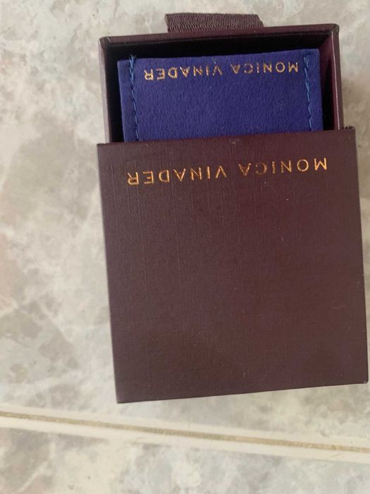 Продавам  красив марков нов медальон