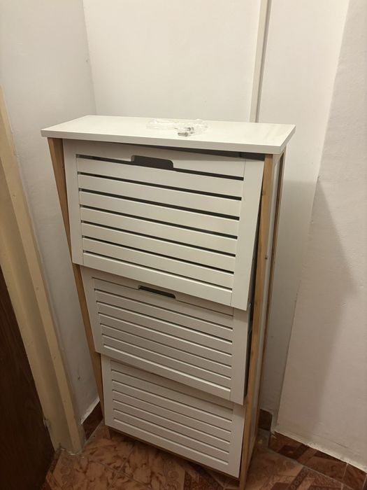 Pantofar hol de lemn