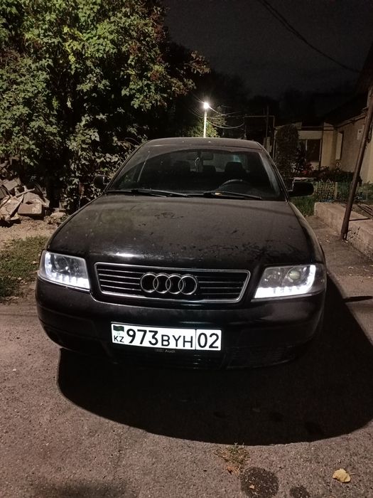 подаю Ауди А6 С5 1997год