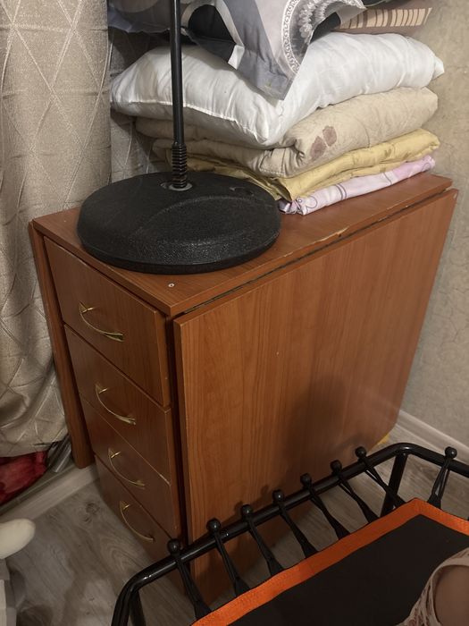 Продам шкаф и стол раздвижной