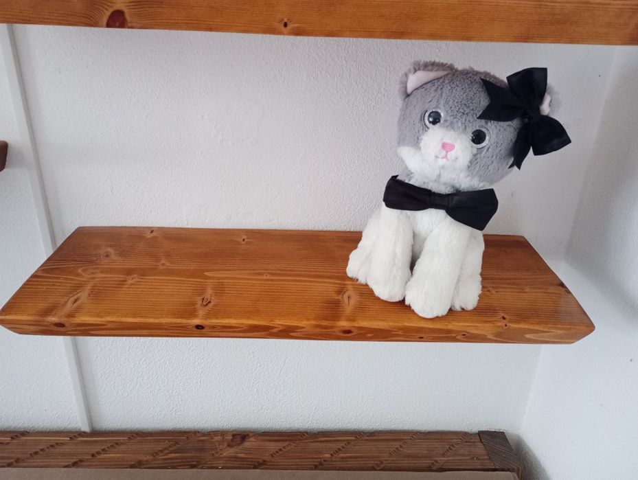 Rafturi plutitoare din lemn masiv