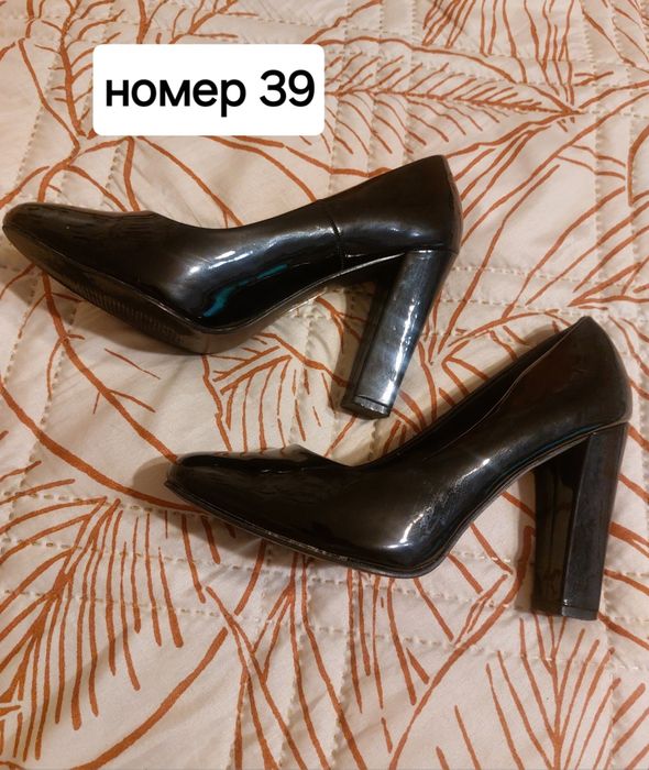 Елегантни дамски обувки номер 38 и 39