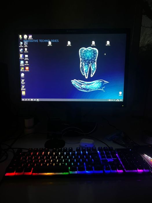 компьютер асер.    .