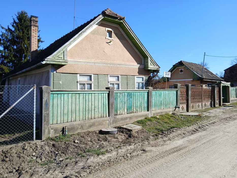 Vand Casa cu 3 camere in sat Badeni la 10 km de Turda