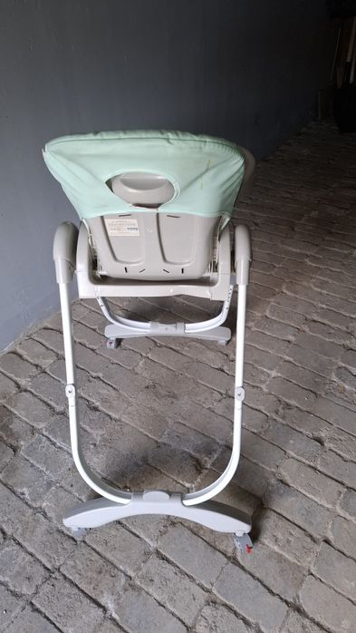 Продам кресло для кормления ребенка