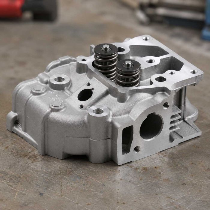 Chiulasă completă 186F diesel KAMA, prindere 2 șuruburi, YBX