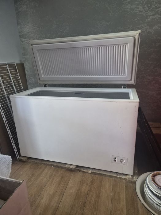 Продам Морозильник бирюса