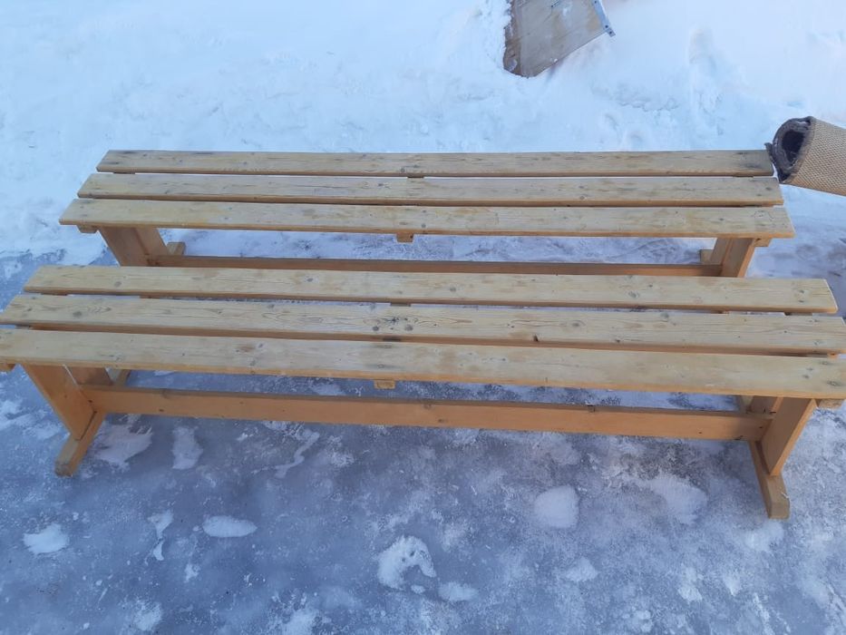 Продам деревянный стол