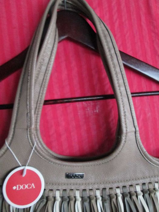 poseta noua moderna Doca