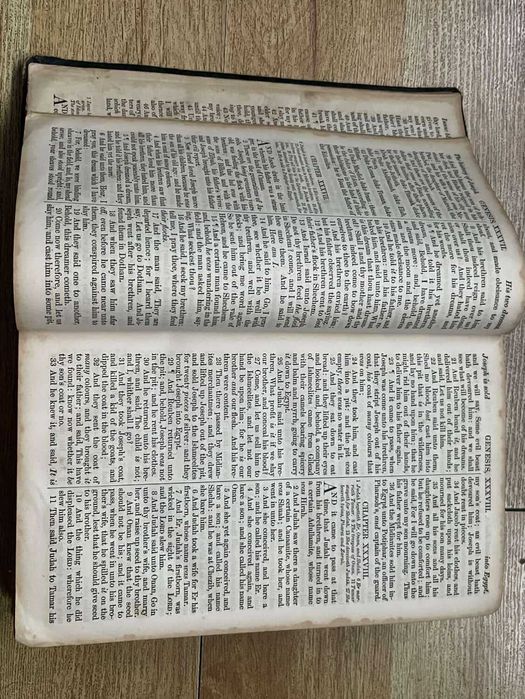 Biblia / Biblie veche ,  in limba engleza, an 1868 , 23x15x6 cm