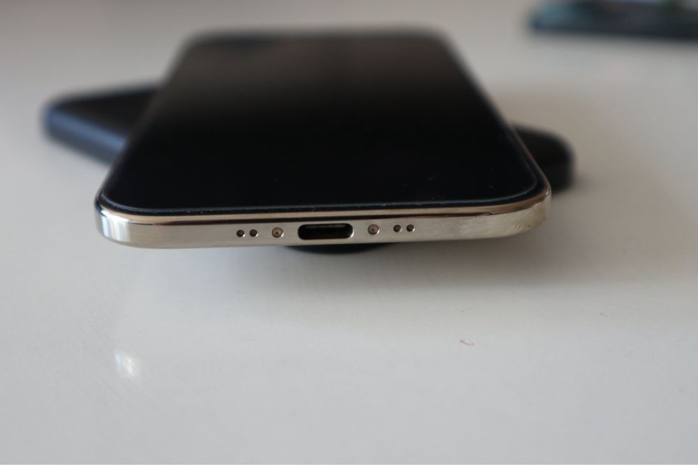 iPhone Air 256 GB Light  Gold+ Оригинален Apple MagSafe Battery Pack – В гаранция