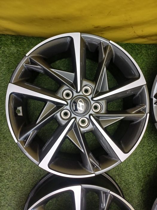 Диски R17 5x114.3 на Hyundai и другие.